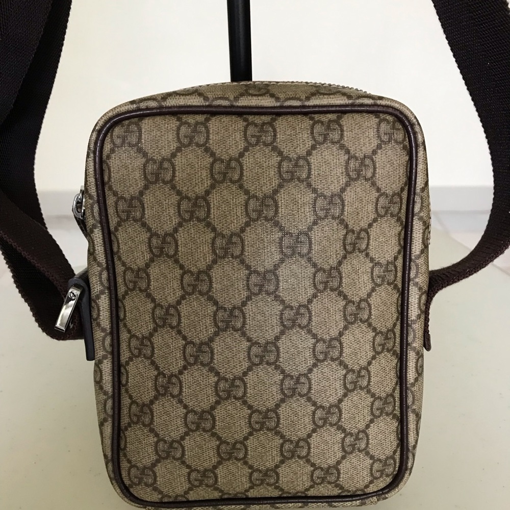 Gucci Beige Brown Monogram Messenger Bag - Picture 3 of 16